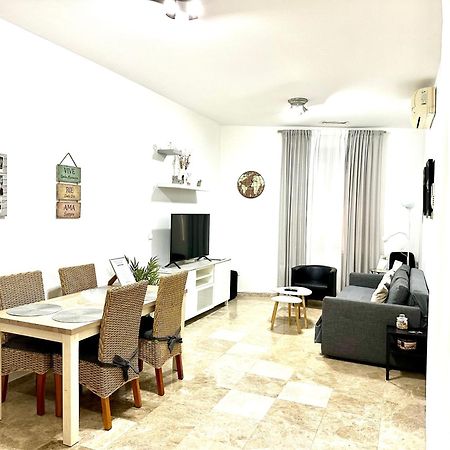 Apartamento Acogedor Y Moderno En Pleno Centro De Sevilla Con Parking Gratis Exterior photo
